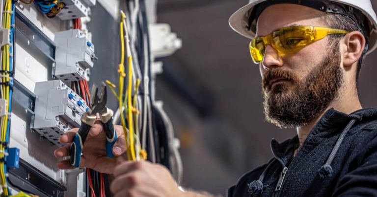 What to Look for When Hiring a Commercial Electrician in Perth