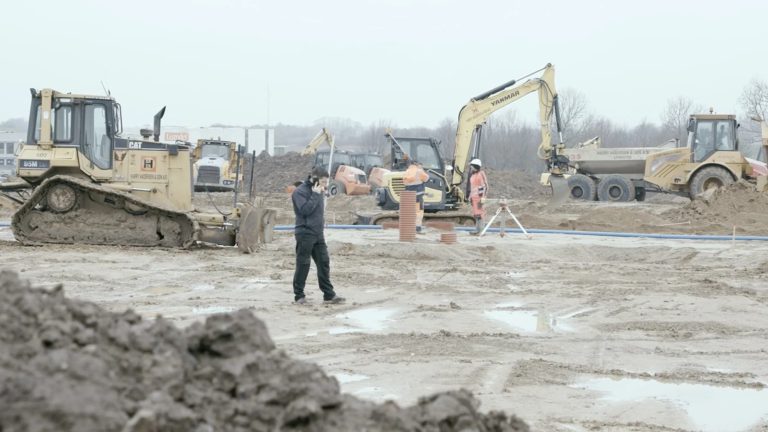 How Equipment Parts Availability Helps Reduce Job Site Delays?